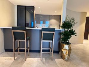 Φωτογραφία από το άλμπουμ του Luxury Sea View Apartment in Sea Breeze Grand στο Μπακού