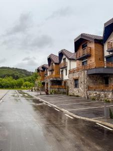 Budova, kde se apartmán nachází + 37 fotografií