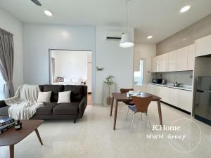 Η κουζίνα ή μικρή κουζίνα στο Tritower Near CIQ Johor Bahru by JCHOME MWM