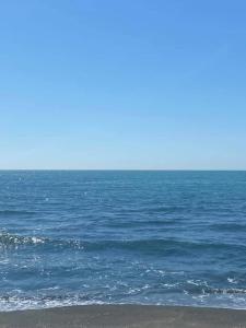 a view of the ocean from the beach at Terrace Kapro-one in Itʼkhvisi