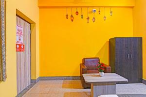 Posezení v ubytování Hotel O Sai Somu Inn