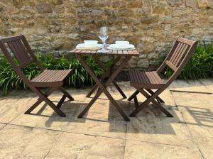 Imagen de la galería de Headington, Oxford, an ENTIRE 2bed, free Wi-Fi, free parking, en Oxford 30 fotos más