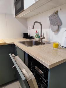 Кухня или мини-кухня в Apartmani Seka
