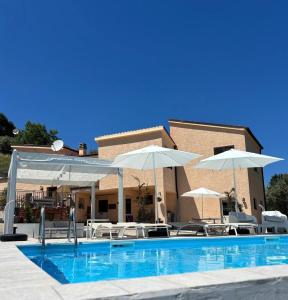 Bazén v ubytování Boutique B&B Dolce Far Niente nebo v jeho okolí