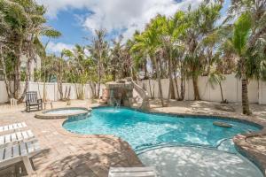 Hồ bơi trong/gần Sea Spray