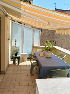 En balkon eller terrasse på Appartamento Davide - In Centro a San Benedetto del Tronto