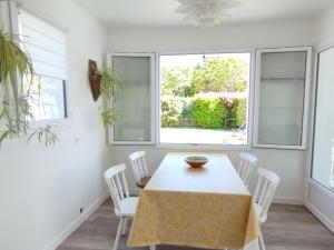 Gambar di galeri bagi Maison 2 Chambres en Bord de Mer-Jardin & Animaux Acceptes, 400m de la Plage di Vaux-sur-Mer +33 gambar