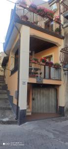 A balcony or terrace at Casa Vacanze Etna