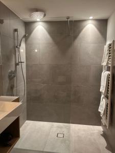 A bathroom at Dining & Living Alpenrose