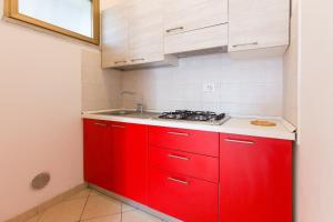 A kitchen or kitchenette at Appartamento Sabrina