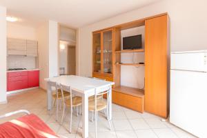 A kitchen or kitchenette at Appartamento Sabrina Még 26 kép