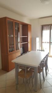 A kitchen or kitchenette at Appartamento Sabrina