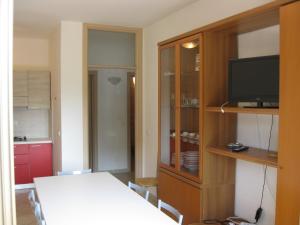 A kitchen or kitchenette at Appartamento Sabrina