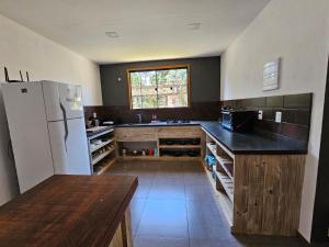 Η κουζίνα ή μικρή κουζίνα στο Maison CATU