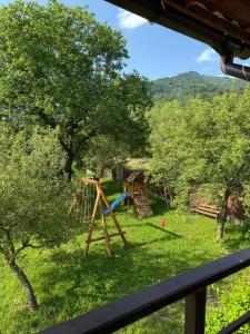 Photo de la galerie de l'établissement Casa Silvia, à Căpăţîneni-Ungureni