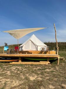 Příroda nedaleko luxury tent