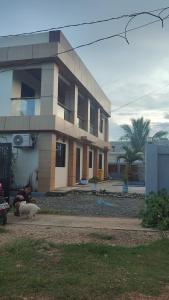 Budova, kde se penzion nachází + 14 fotografií