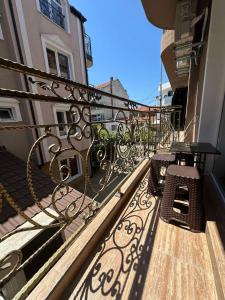 A balcony or terrace at Dracena Guesthouse