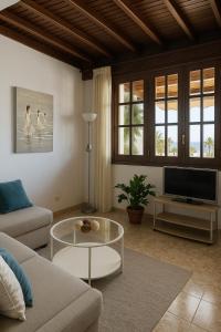 A television and/or entertainment centre at Villa Buendía