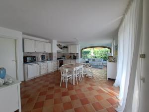 Kuchyň nebo kuchyňský kout v ubytování Daphne Experience + 63 fotografií