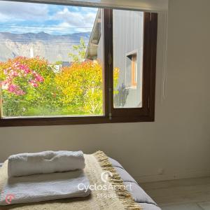 Uma vista da montanha tirada do apartamento 