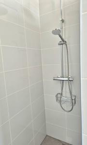Koupelna v ubytování Light and cosy apartment in 100 meters from the beach Costa Adeje