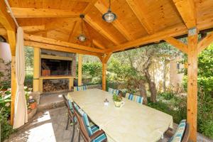 Fotografia z galérie ubytovania Apartment for 4 persons, by the sea and with beautiful view v destinácii Kali