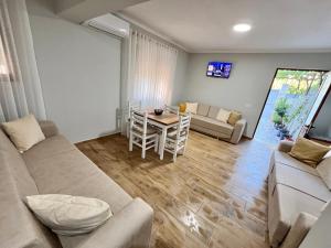 Televisyen dan/atau pusat hiburan di Floor Villa 2