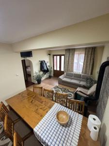 Χώρος καθιστικού στο Casa Iuliana