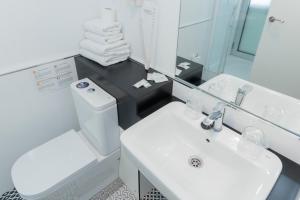 Koupelna v ubytování Hostal Aslyp 114 + 37 fotografií