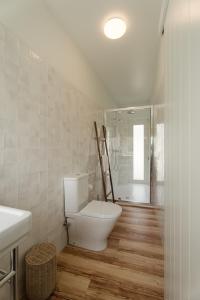Ένα μπάνιο στο IMAGO Houses - Private Pool - Douro Valley - by MET +43 φωτογραφίες