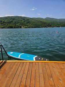 Ảnh trong thư viện ảnh của Villa Razlicak - Jezero Lake Perucac ở Perućac