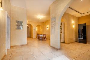 Foto sihtkohas Qala asuva majutusasutuse Zest Holiday Home galeriist