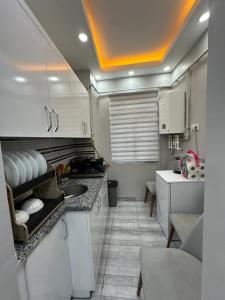 Kuchyň nebo kuchyňský kout v ubytování Sultanahmet Immortelle Apartment