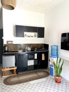 Dapur atau dapur kecil di Marieella homes