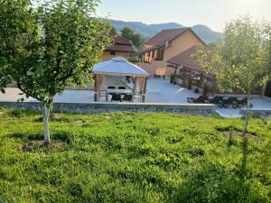 Gallery image of Casa Roșca in Tomşani