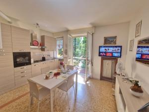 Η κουζίνα ή μικρή κουζίνα στο Casa Orso +32 φωτογραφίες