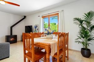 Televisyen dan/atau pusat hiburan di Exclusiva villa con piscina