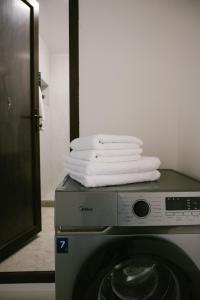 Fotografie z fotogalerie ubytování Batumi Apartment with Cozy Yard v destinaci Batumi