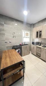 Dapur atau dapur kecil di Luxury Studio Apartment in New Alamein