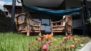 Κήπος έξω από το Alpine Yard Nest Busteni