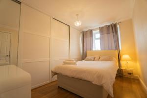 Gallery image of Free Parking 6 Beds Fully Equipped Home Favourite by Contractors & Groups in Earley