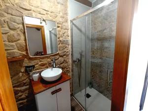 Koupelna v ubytování La Fragua de Arenas de Cabrales