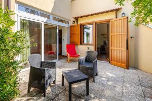 Posezení v ubytování House Marina near the sea - 2 minute from station