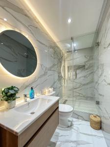 Ένα μπάνιο στο Menara Prestige Duplex 4BR with Pool Access
