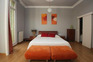 Postel nebo postele na pokoji v ubytování Luxury Central Apartment