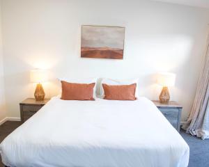 Gallery image of Great Lake View, Very Central, Modern Wanaka House, 3 En-suites in Wanaka