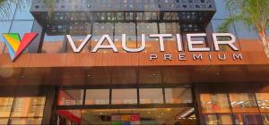 a walther firm sign on the side of a building at Loft-Expo Norte-Brás-Anhembi in São Paulo