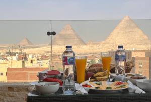 Foto dalla galleria di Love pyramids view a Il Cairo