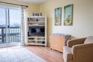 Fotografija u galeriji objekta Townhome on the 3rd floor of the Raffles North Building with firework views u gradu Oušn Siti